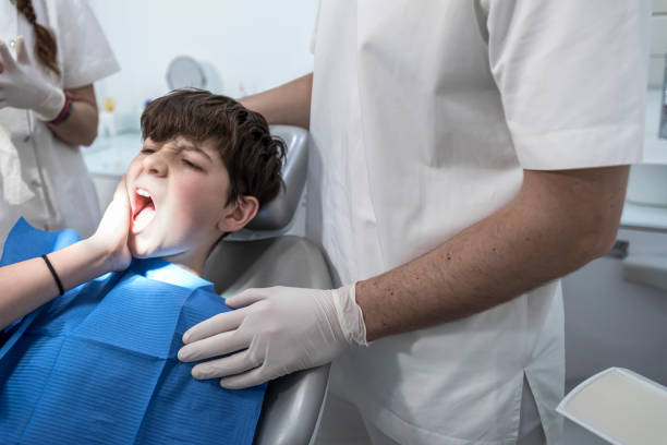 Best Emergency Tooth Extraction in Salmon Brook, CT